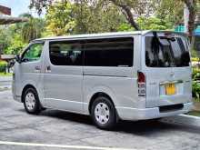 https://riyasewana.com/uploads/toyota-kdh-200-2006-810284112472.jpg