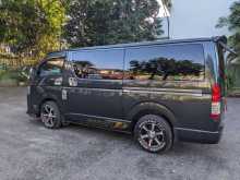 https://riyasewana.com/uploads/toyota-kdh-200-21738114953.jpg
