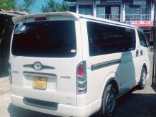 https://riyasewana.com/uploads/toyota-kdh-200-221952566346.jpg