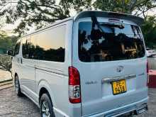 https://riyasewana.com/uploads/toyota-kdh-200-22209494762.jpg