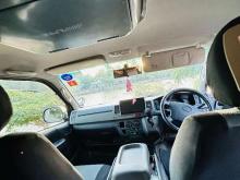 https://riyasewana.com/uploads/toyota-kdh-200-22211166864.jpg
