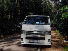 https://riyasewana.com/uploads/toyota-kdh-200-231104174332.jpg