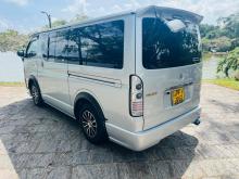 https://riyasewana.com/uploads/toyota-kdh-200-2519425624591.jpg