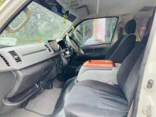 https://riyasewana.com/uploads/toyota-kdh-200-2618561717686.jpg