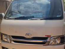 Toyota KDH 200 DX PD XXXX 2006 Van