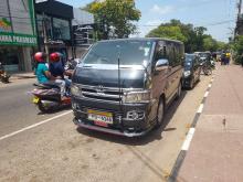 https://riyasewana.com/uploads/toyota-kdh-200-31743486496.jpg