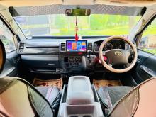 https://riyasewana.com/uploads/toyota-kdh-200-318174617896.jpg