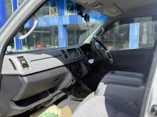 https://riyasewana.com/uploads/toyota-kdh-200-414514124866.jpg