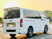 https://riyasewana.com/uploads/toyota-kdh-200-422144217246.jpg