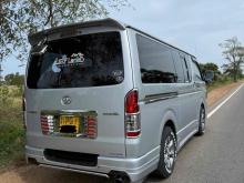 https://riyasewana.com/uploads/toyota-kdh-200-423392624201.jpg