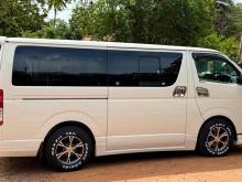 https://riyasewana.com/uploads/toyota-kdh-200-423472124122.jpg