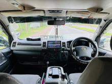 https://riyasewana.com/uploads/toyota-kdh-200-712423917145.jpg