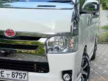 https://riyasewana.com/uploads/toyota-kdh-200-82451922102.jpg