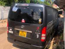 Toyota KDH 2004 Van
