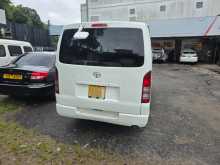 https://riyasewana.com/uploads/toyota-kdh-2007-2715011512012.jpg