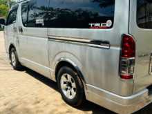 https://riyasewana.com/uploads/toyota-kdh-2008-2316114012802.jpg