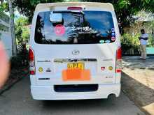 https://riyasewana.com/uploads/toyota-kdh-201-1012494422373.jpg
