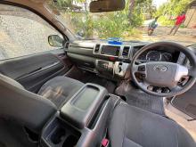 https://riyasewana.com/uploads/toyota-kdh-201-1512003524173.jpg