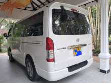 https://riyasewana.com/uploads/toyota-kdh-201-2014-320505412864.jpg