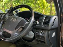 https://riyasewana.com/uploads/toyota-kdh-201-222471517945.jpg