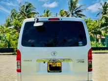 https://riyasewana.com/uploads/toyota-kdh-201-2713354522043.jpg