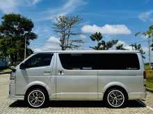 https://riyasewana.com/uploads/toyota-kdh-201-47351622343.jpg