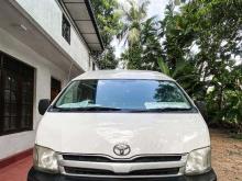 https://riyasewana.com/uploads/toyota-kdh-2011-271032226086.jpg