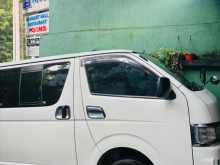 Toyota KDH 205 2007 Van