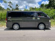 https://riyasewana.com/uploads/toyota-kdh-206-112235446483.jpg