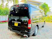 https://riyasewana.com/uploads/toyota-kdh-211-191247574512.jpg