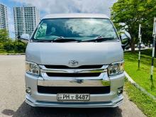 Toyota KDH 211 Super GL 2014 Van