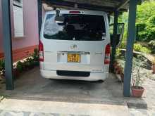 https://riyasewana.com/uploads/toyota-kdh-211746574093.jpg