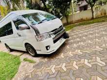 https://riyasewana.com/uploads/toyota-kdh-220-2006-139443812403.jpg