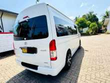 https://riyasewana.com/uploads/toyota-kdh-221-18362722633.jpg