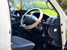 https://riyasewana.com/uploads/toyota-kdh-221-22033496044.jpg
