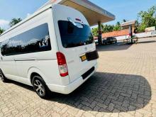 https://riyasewana.com/uploads/toyota-kdh-221-2711343424493.jpg