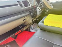 https://riyasewana.com/uploads/toyota-kdh-221-3013241724941.jpg