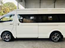 https://riyasewana.com/uploads/toyota-kdh-223b-2017-2615423612023.jpg