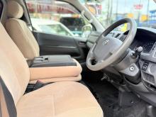 https://riyasewana.com/uploads/toyota-kdh-2810215610384.jpg