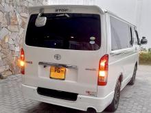 https://riyasewana.com/uploads/toyota-kdh-3020363917036.jpg