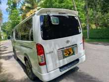 https://riyasewana.com/uploads/toyota-kdh-41302414482.jpg