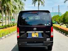 https://riyasewana.com/uploads/toyota-kdh-513513322963.jpg