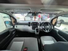 https://riyasewana.com/uploads/toyota-kdh-gdh-2313385017292.jpg