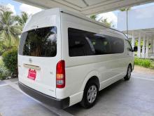 https://riyasewana.com/uploads/toyota-kdh-gdh-2414061024571.jpg