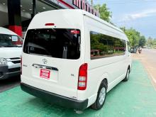 https://riyasewana.com/uploads/toyota-kdh-gdh-61049396495.jpg