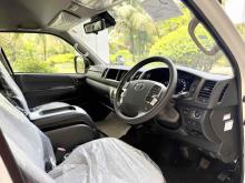https://riyasewana.com/uploads/toyota-kdh-gdh-612452124122.jpg