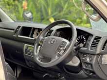 https://riyasewana.com/uploads/toyota-kdh-gdh223-60492822193.jpg