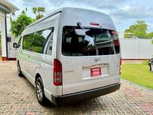 https://riyasewana.com/uploads/toyota-kdh-gdh223b-21201266803.jpg