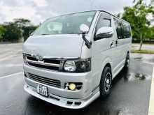 Toyota Kdh Hiace 200 2005 Van