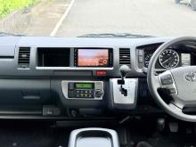 https://riyasewana.com/uploads/toyota-kdh-high-2314175324601.jpg